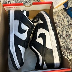 Nike Womens Black and White Low-Top Sneakers